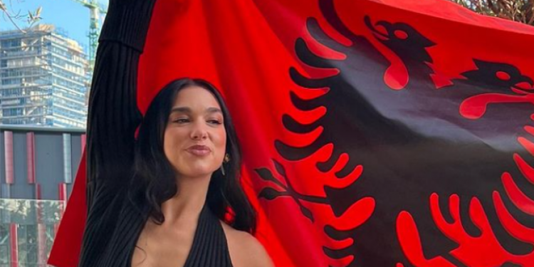Dua Lipa uron 28 nëntorin me vargjet e himnit kombëtar