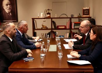 Deputeti i parlamentit serb Shaip Kamberi takime në Tiranë