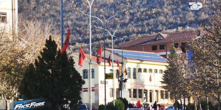 “Do marrim kulturën britanike”, këshilltarët e Hasit udhëtim turistik për Çlirimin dhe Pavarësinë në Angli!