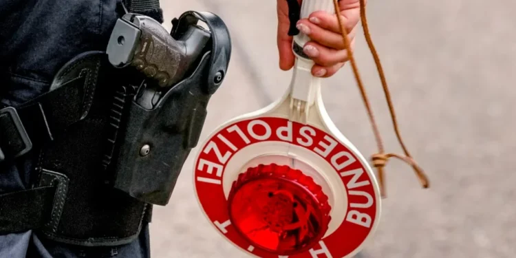 Dyshime për sulm me bombë në Gjermani, arrestohet i riu! Autoritetet: Ekstremist islamik, po përgatiste…