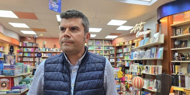 Ermal Hasimja: Shqiptarët po i ‘harrojnë qëllimisht’ tmerret e së shkuarës komuniste