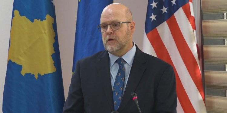 Ambasadori Hovenier jep mesazhin e fundit para largimit nga Kosova