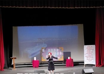 ‘Nata e falenderimeve’ në Durrës, koncerti festiv i fundvitit që ngjalli emocione dhe nostalgji