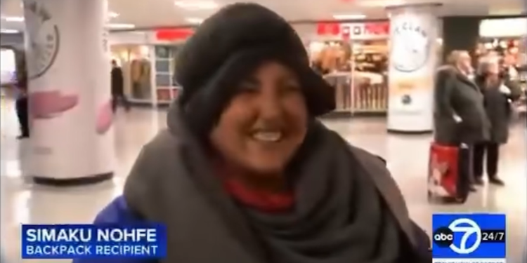 E pastrehë rrugëve të New York-ut, a është kjo ikona e muzikës shqiptare Parashqevi Simaku?