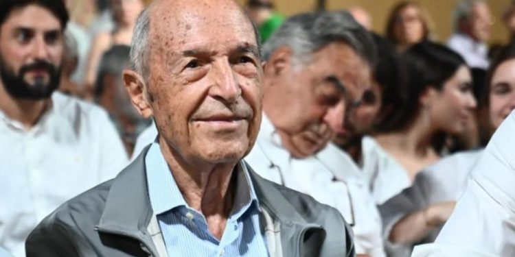 Ndahet nga jeta në moshën 88-vjeçare ish-kryeministri grek, Kostas Simitis