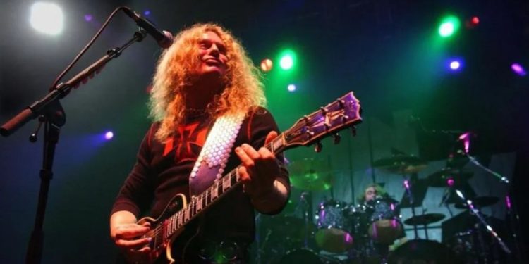 Ndërron jetë kitaristi legjendar i Whitesnake