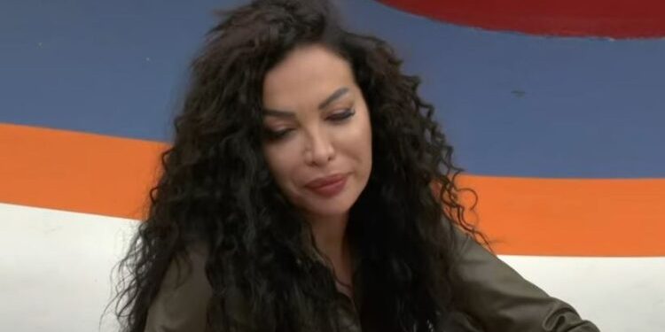 “Ishte me fëmijë, më mashtroi”, Rovena Stefa rrëfen si u dashurua me një burrë të martuar