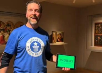 Një burrë londinez viziton 42 muze në 24 orë për të thyer rekordin botëror