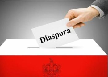 Vota e diasporës/ Nis procesi i pajisjes me dokumente biometrike të shqiptarëve që jetojnë në Greqi