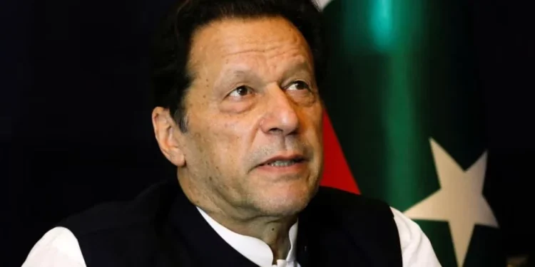 Ish-kryeministri pakistanez dënohet me 14 vjet burgim, zbulohet akuza