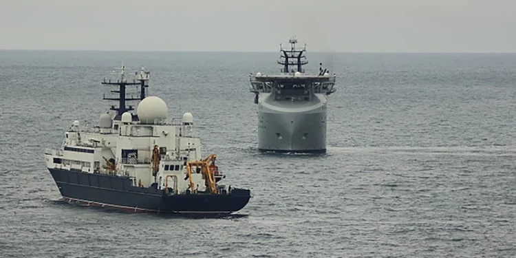 Anija spiune ruse hyn në ujërat britanike, Mbretëria e Bashkuar paralajmëron Putin