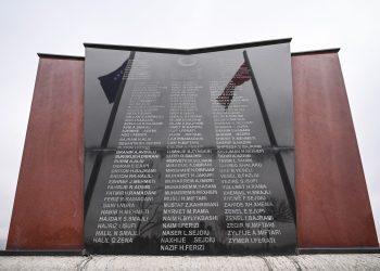 Presidentja Osmani kujton përvjetorin e Masakrës së Likoshanit dhe Qirezit