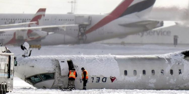 Kryeministri britanik Starmer mbërrin në Shtëpinë e Bardhë, pritet nga Donald Trump