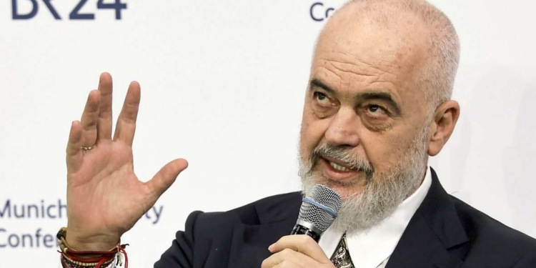 Der Standard: Edi Rama sulmon shtetin e së drejtës dhe Kushtetutën në vendin e tij