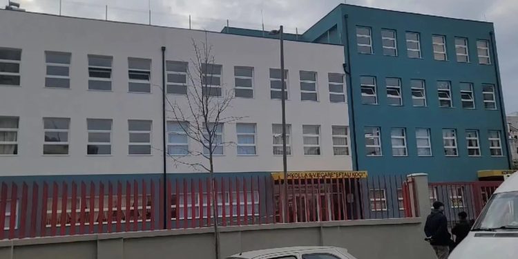 Frika nga meningiti akut “boshatis” shkollat në Durrës! Mungon dezinfektimi