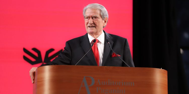 Takim me diasporën në Parma, Berisha: Ra Tirana, ikën dhe Edi Rama si Gadafi e Asadi