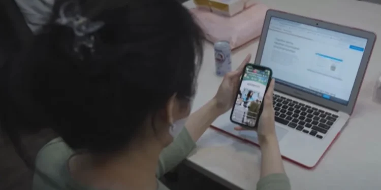 Histori si në filma! I huaji përndoqi 14-vjeçaren në Tiranë duke u maskuar si vajzë amerikane, udhëtoi nga Finlanda dhe i trokiti në derën e shtëpisë