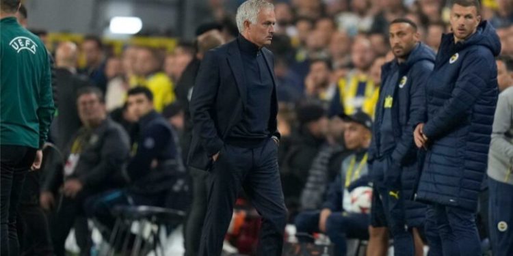 Galatasaray me deklaratë zyrtare për Mourinhon: Ai është racist, do ta raportojmë në UEFA dhe FIFA