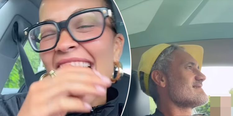 Rita Ora publikon video nga momentet e këndshme që shijon me bashkëshortin, Taika Waititi në veturë