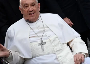 Prej disa ditësh në spital, rëndohet gjendja shëndetësore e Papës! Vatikani zbulon se…