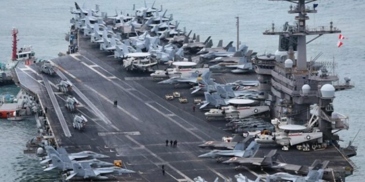 Aeroplanmbajtësja amerikane mbërrin në Korenë e Jugut pas testimit të raketave nga Koreja e Veriut