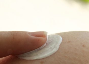 Miratohet aplikacioni ‘DERM’ në Britani, zbulon kancerin e lëkurës përmes inteligjencës artificiale