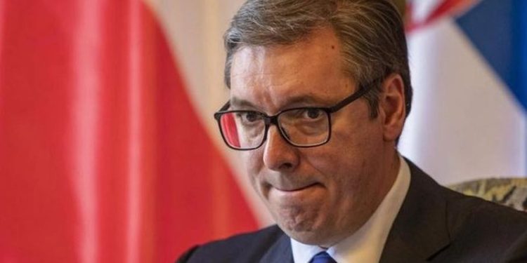 Serbia mohon përdorimin e armës zanore mbi protestuesit, Vuçiç: Dorëhiqem si president nëse është bërë diçka e tillë