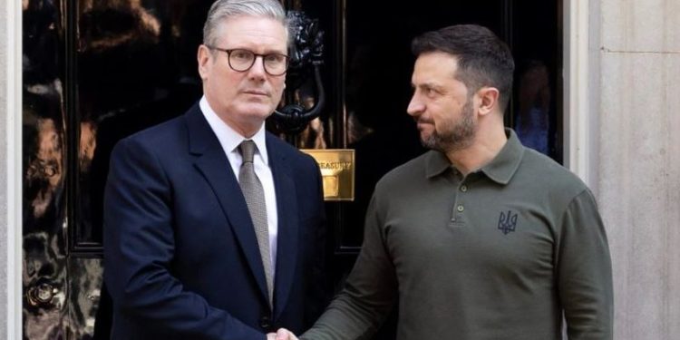 Si e bindën evropianët Zelenskyn prapa kuintave?