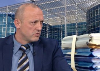 Hetimet e SPAK për “dosjet e nxehta”, ish-prokurori paralajmëron zhvillime të forta në politkë: Kanë ardhur letër-porositë!