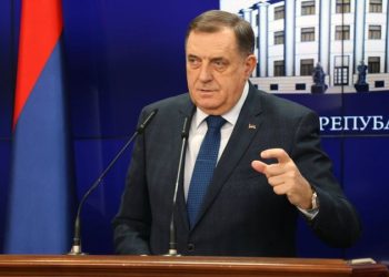 Tronditet Bosnja, Prokuroria lëshon urdhër për ndalimin e Dodikut, kryeministrit dhe kryeparlamentarit të vendit