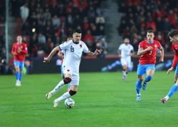 Paraqitjet e legjionarëve: Shkëlqejnë Mirlind Daku dhe Anis Mehmeti. Laçi jep asist