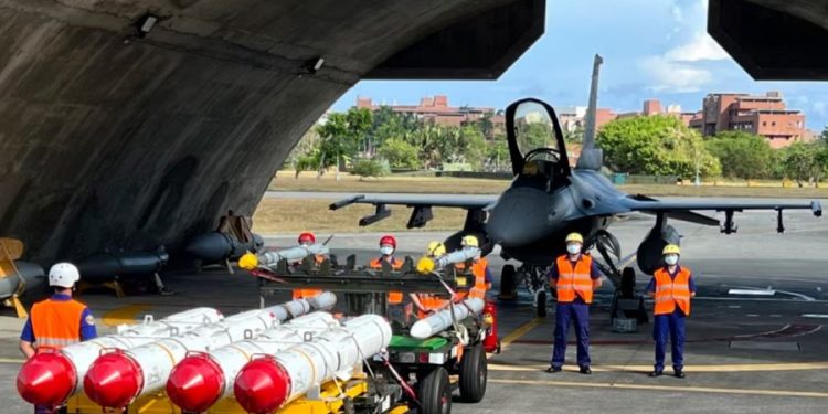 SHBA miraton shitjen e 3 miliardë dollarë armatime për Izraelin