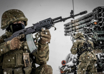 Polonia përgatitet për luftë, Tusk njofton planin për futjen në ushtri të burrave të vendit