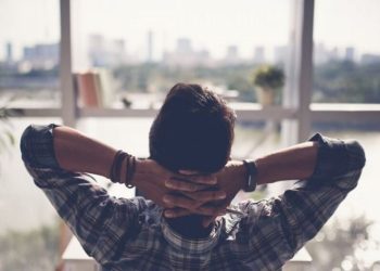 “Mungon produktiviteti i punĂ«s”, OECD: ShqiptarĂ«t, mĂ« “dembelĂ«t” e EuropĂ«s dhe rajonit