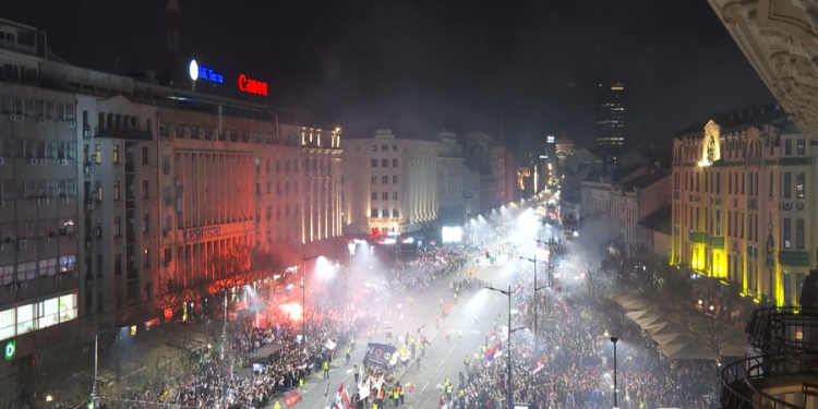 Studentët mblidhen në Beograd, ‘tronditet’ Vuçiç: Protesta më e madhe në dekadat e fundit