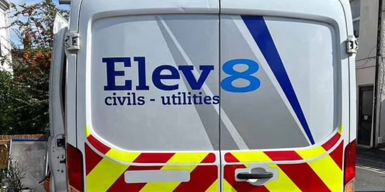 Maskoheshin si punëtorë dhe çanin rrugët për të vjedhur energji për shtëpitë e barit, si u zbulua banda mafioze shqiptare në Angli?