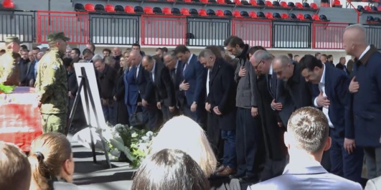 Ceremonia mortore për babain e Hashim Thaçit, PDK: Mungesa e ish-presidentit, një padrejtësi e madhe