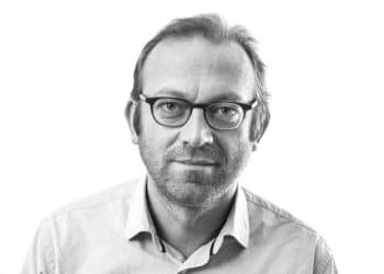 Kundër Vuçiçit, por jo kundër rrenave të regjimit të tij: studentët serbë dhe manipulimi i historisë