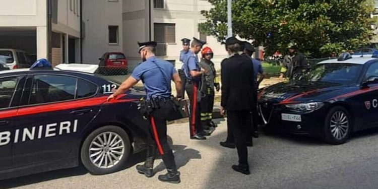 Nuk pranojnë orientimin seksual të vajzës së tyre, arrestohen prindërit e 19-vjeçares italiane