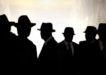 “Kërcënimi i fshehur i spiunazhit”, analiza e REL: Përpjekje për ta bërë Kosovën “jofunksionale”