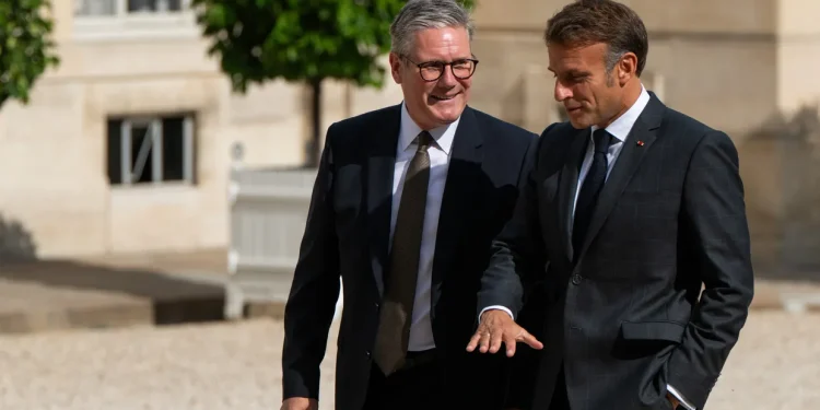 Prime Minister Keir Starmer dhe French President Emmanuel Macron i thane Zelenskyy të shkojë mbrasht tek President Trump që të bëje Deal