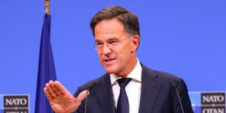 “E tmerrshme, kurrë nuk e kam parë kaq keq”/ Si reagoi Princi William kur mësoi se babai dhe gruaja e tij kishin kancer?