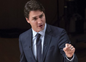 Trudo i përgjigjet Trump me 25% tarifa dhe akuza se po flirton me Putinin