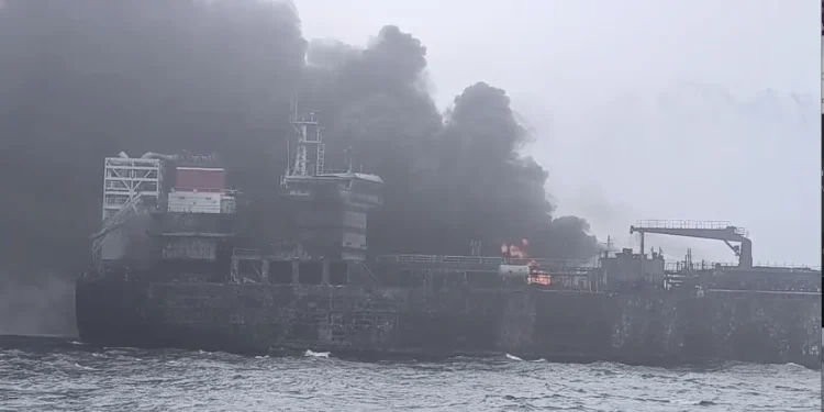 Britania përgatitet për katastrofë mjedisore, pas përplasjes së anijeve në Detin e Veriut