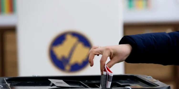 Përplasje për 1 votë në Kosovë, fletëvotimi nga diaspora e shtypur gabim bëhet “mollë sherri”