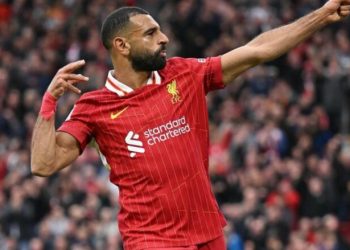 Liverpooli fiton me rikthim përballë Southamptonit, shkon në +16 nga vendi i dytë