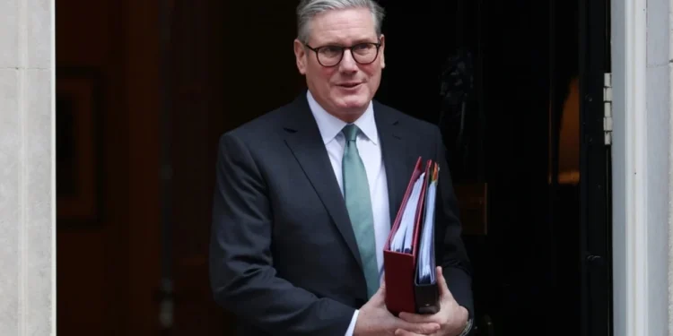 Stamer mbyll shërbimin shëndetësor! Kryeministri i Anglisë bën shkurtime të ngjashme si Elon Musk në SHBA