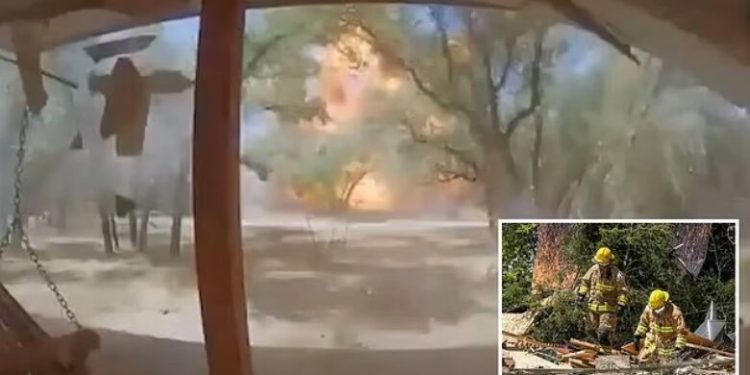 Shpërthen një shtëpi në Teksas, shpëtojnë mrekullisht pronarët, kamerat e sigurisë regjistrojnë gjithçka