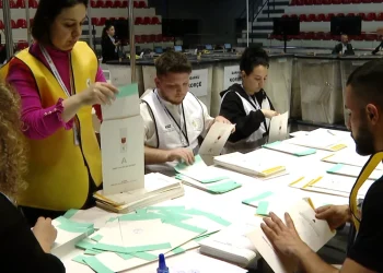 Votat me postë të diasporës, përgatiten zarfet që do të shpërndahen drejt emigrantëve në botë