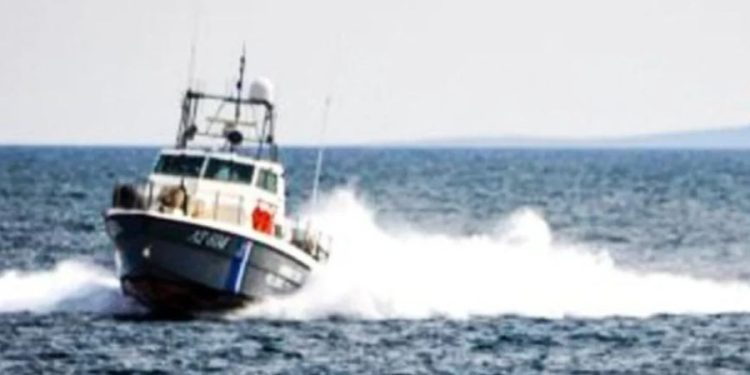 Tensione në ujërat greke, qëllohet me armë zjarri nga anije turke e emigrantëve! Zbardhet dinamika